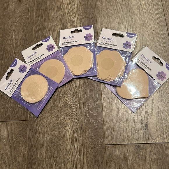 FREE WITH ANY BUNDLE nipple covers - Picture 1 of 2